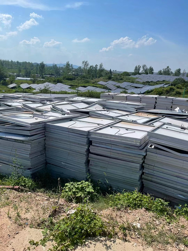 廢舊光伏板